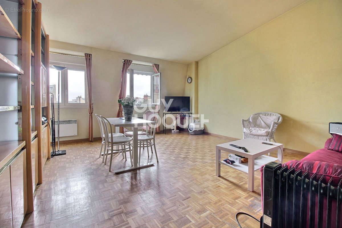 Appartement à PARIS-9E