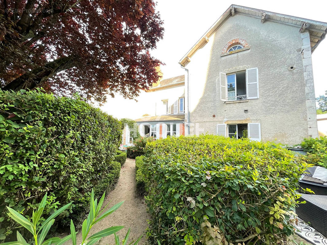 Maison à LES AIX-D&#039;ANGILLON