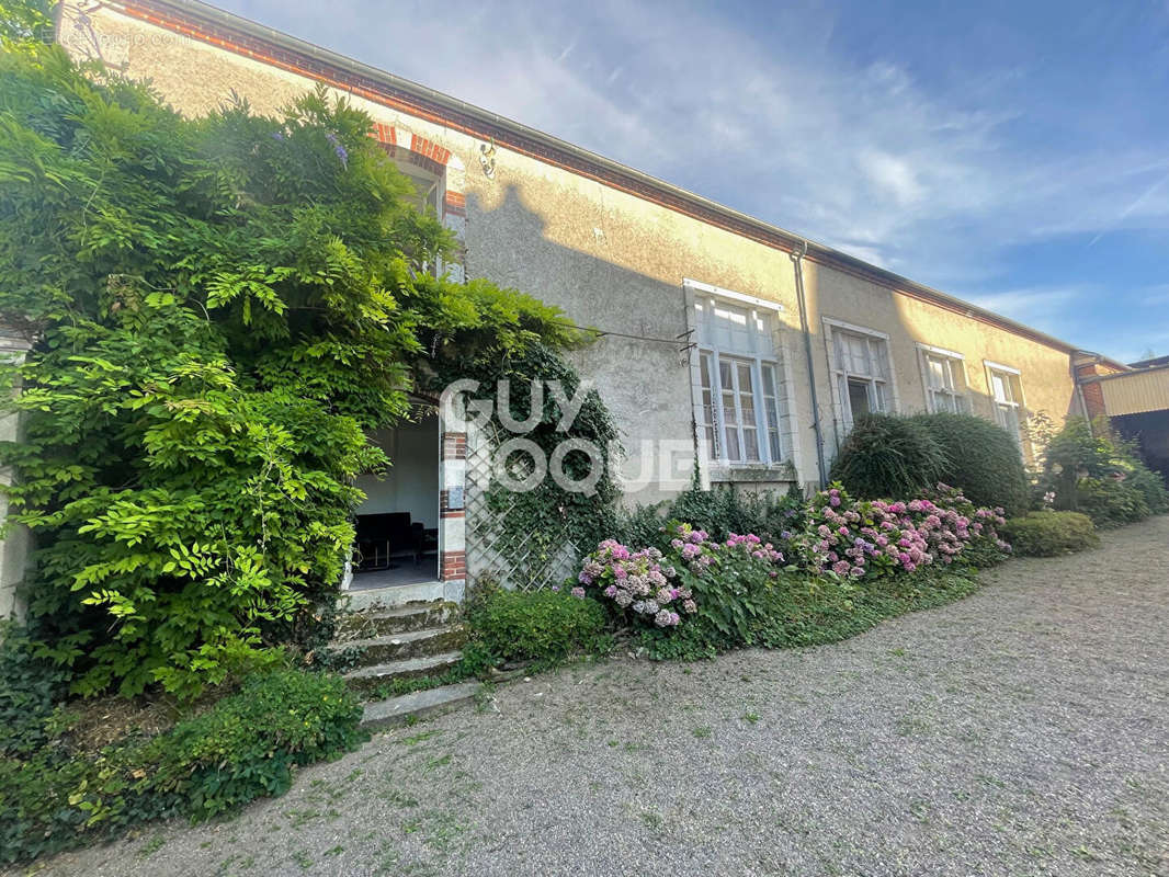 Maison à LES AIX-D&#039;ANGILLON