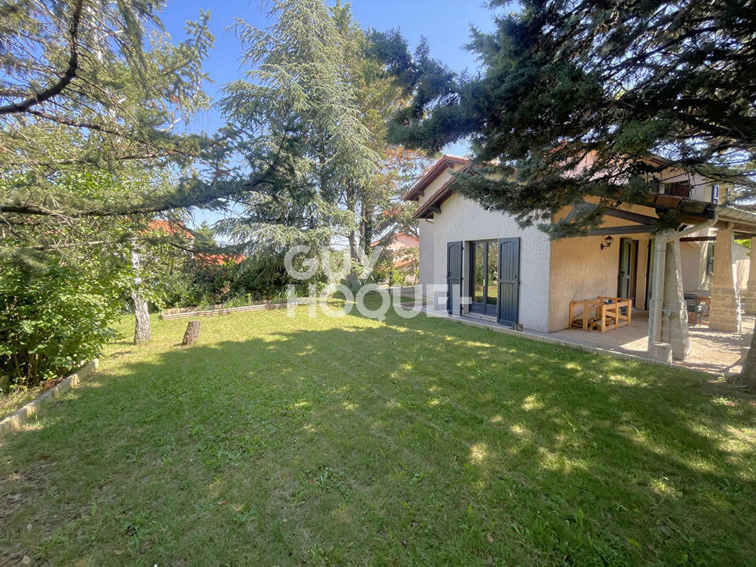 Maison à CHATEAUNEUF