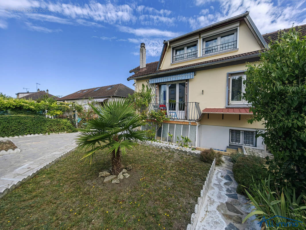 Maison à LIMEIL-BREVANNES