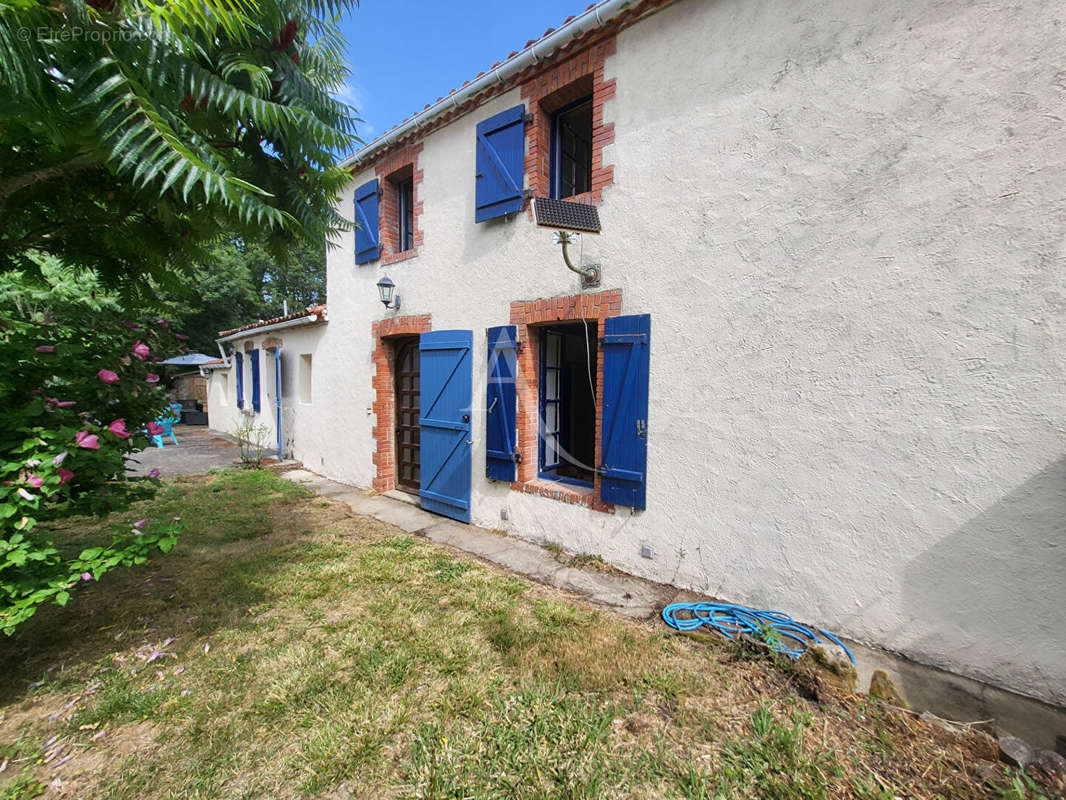 Maison à SAINT-CHRISTOPHE-DU-LIGNERON