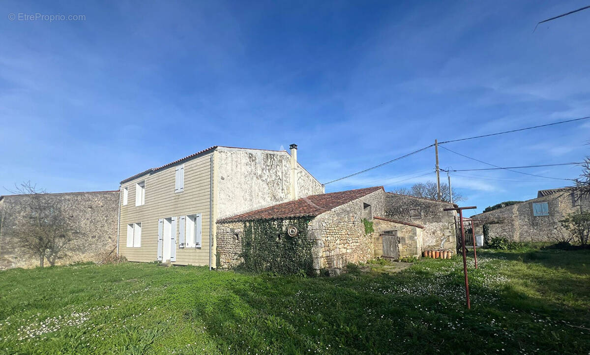 Maison à PORT-DES-BARQUES