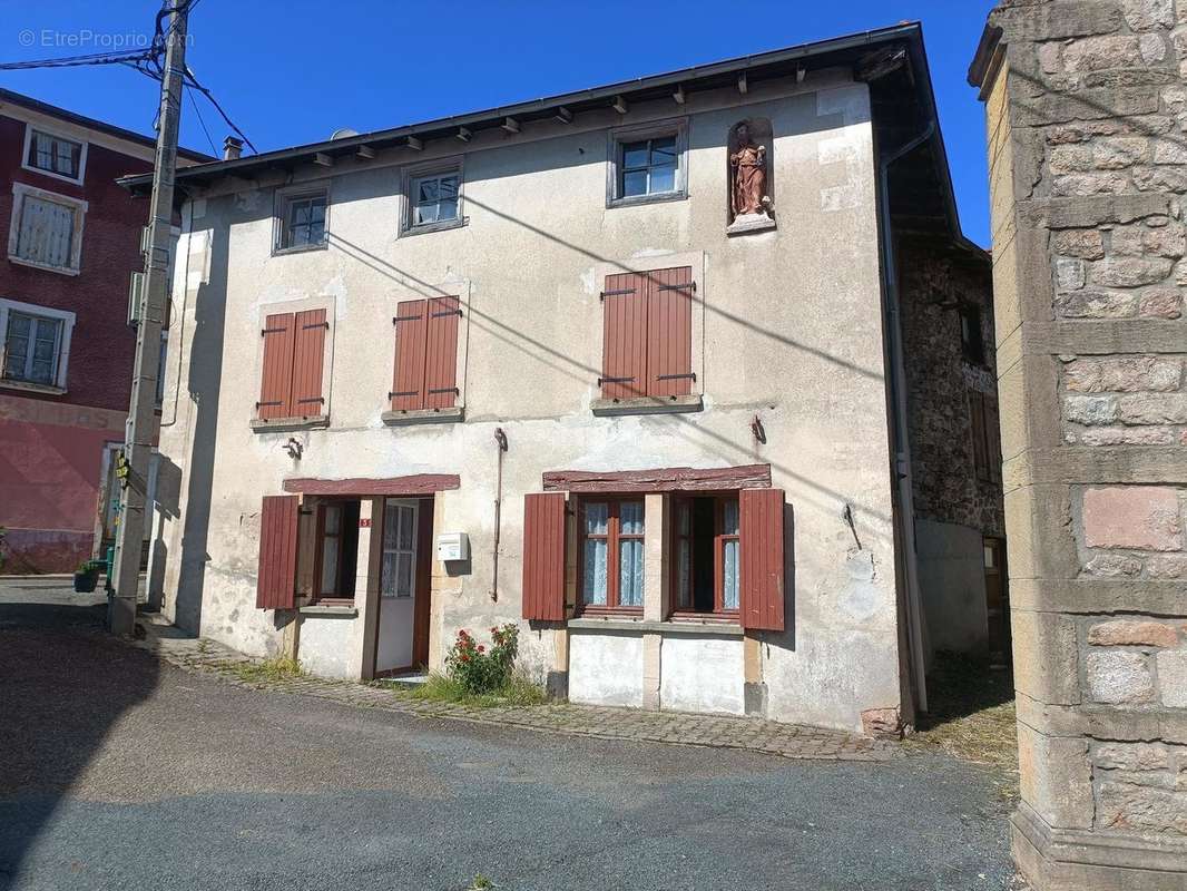 Photo 2 - Maison à SAINT-BONNET-LE-TRONCY