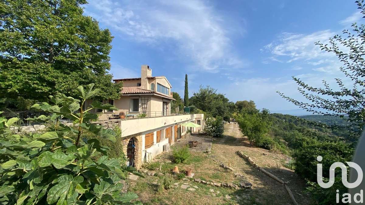 Photo 2 - Maison à LA ROQUE-SUR-PERNES