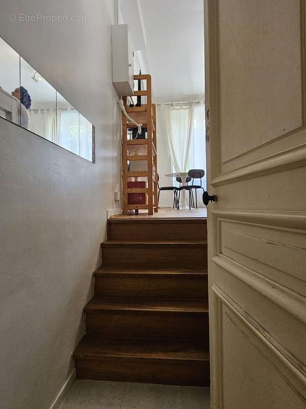 Allons visiter l&#039;intérieur ... - Appartement à REIMS