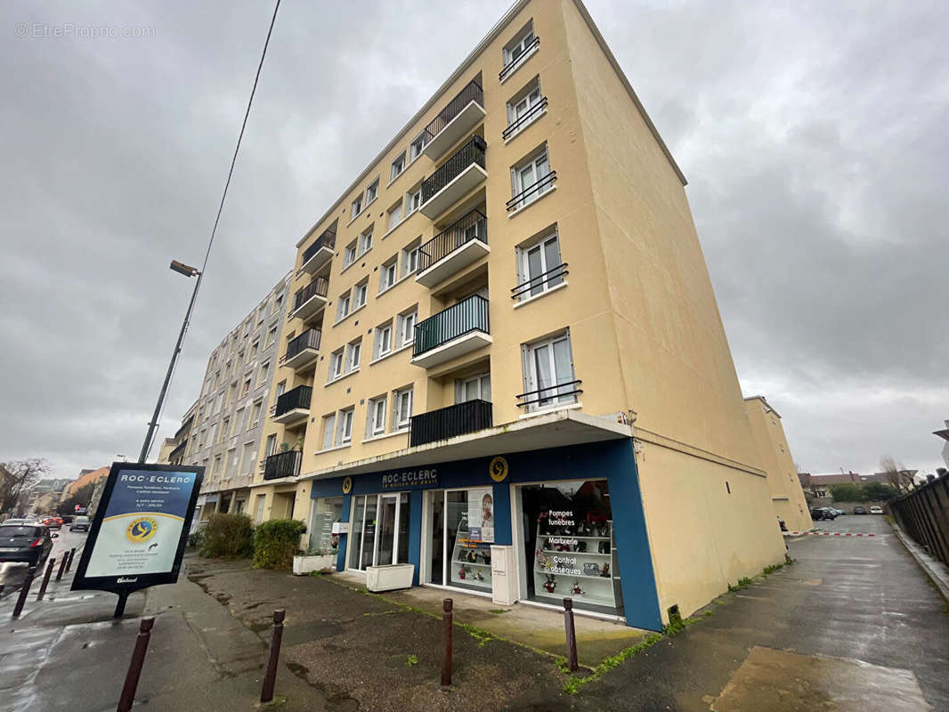 Appartement à SARTROUVILLE