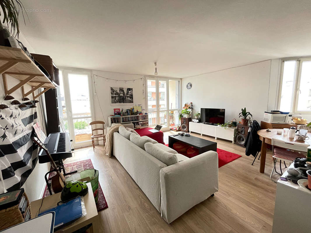 Appartement à SARTROUVILLE