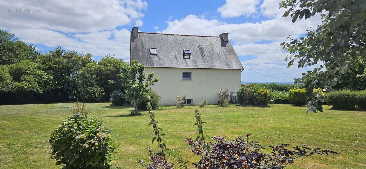 Maison à PLUSQUELLEC