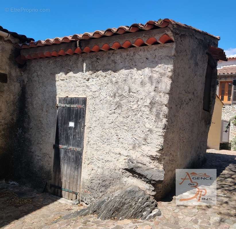 Maison à COLLOBRIERES