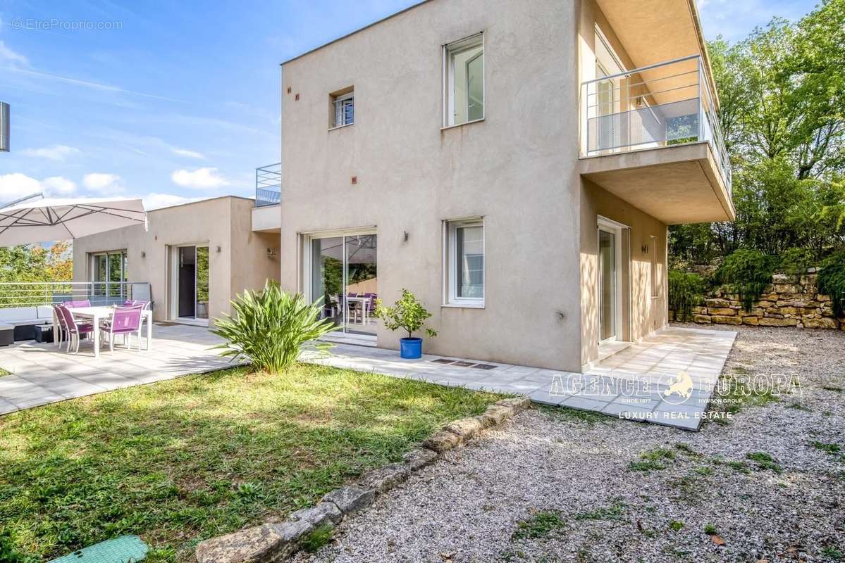 Maison à VALBONNE