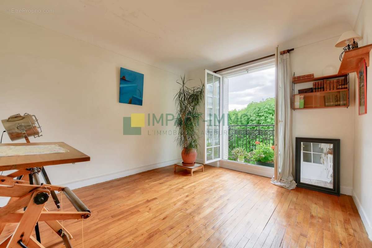 Appartement à COURBEVOIE