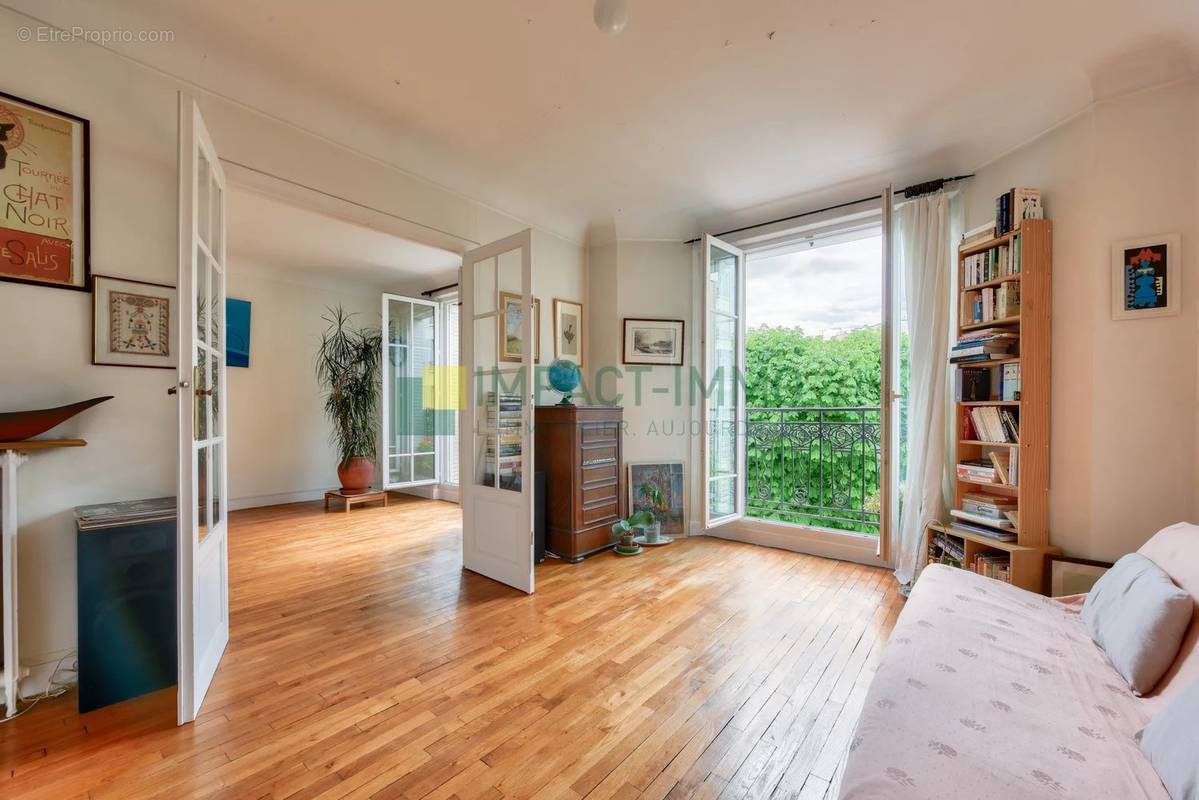 Appartement à COURBEVOIE