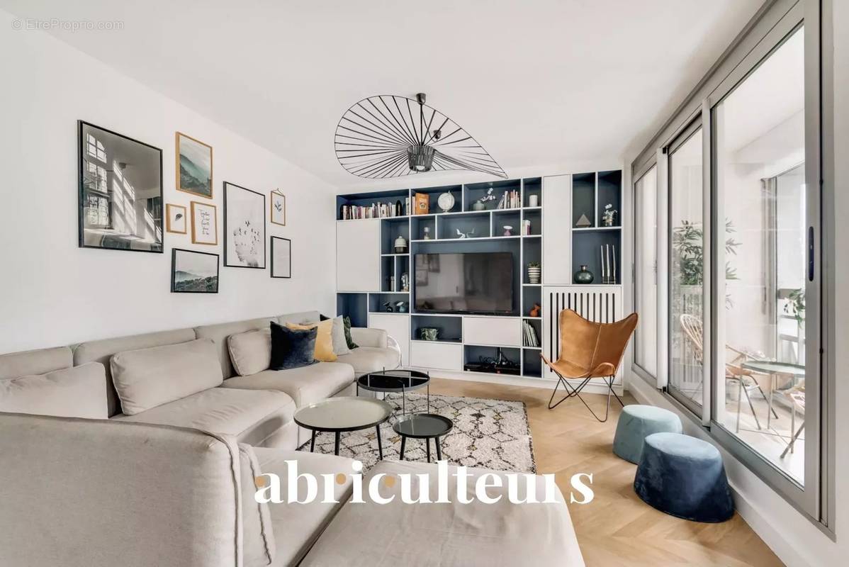 Appartement à COURBEVOIE