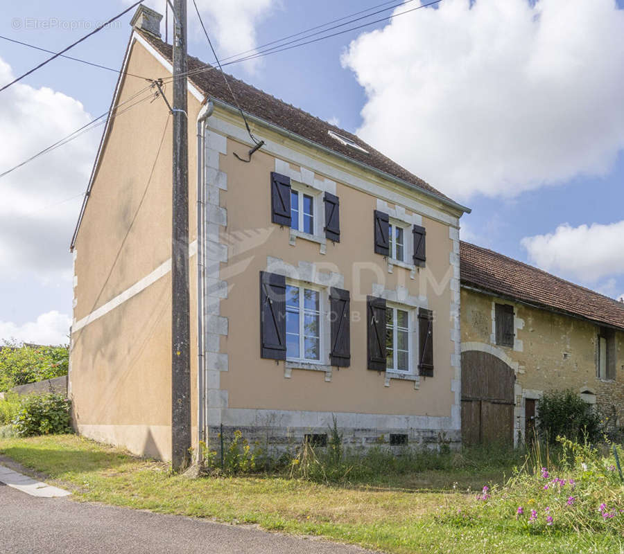 Maison à LAINSECQ