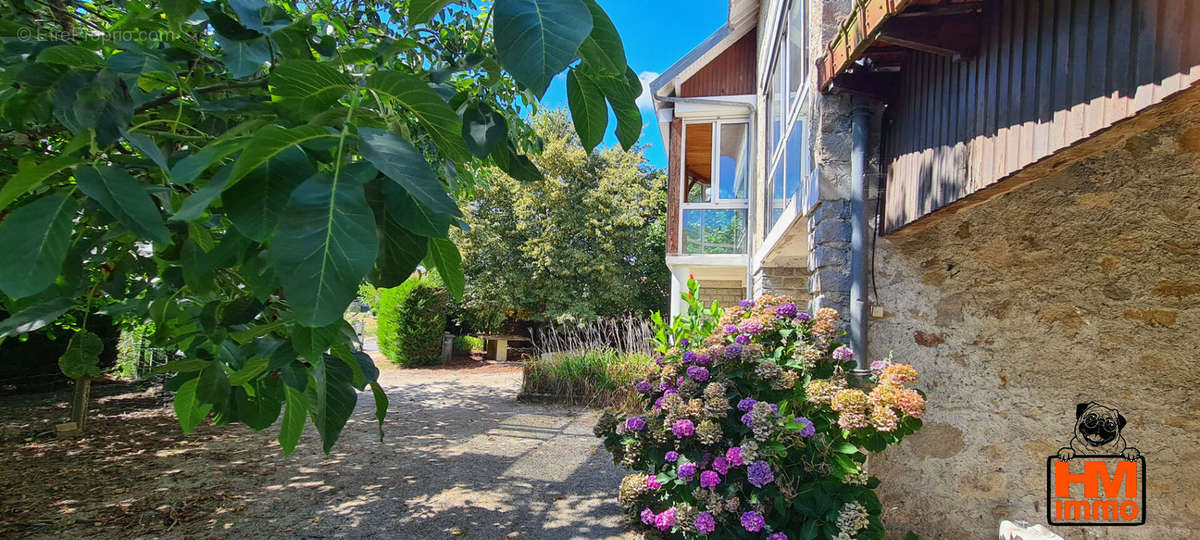 Maison à FLAVIGNAC