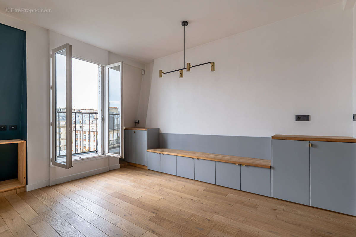 Appartement à PARIS-17E