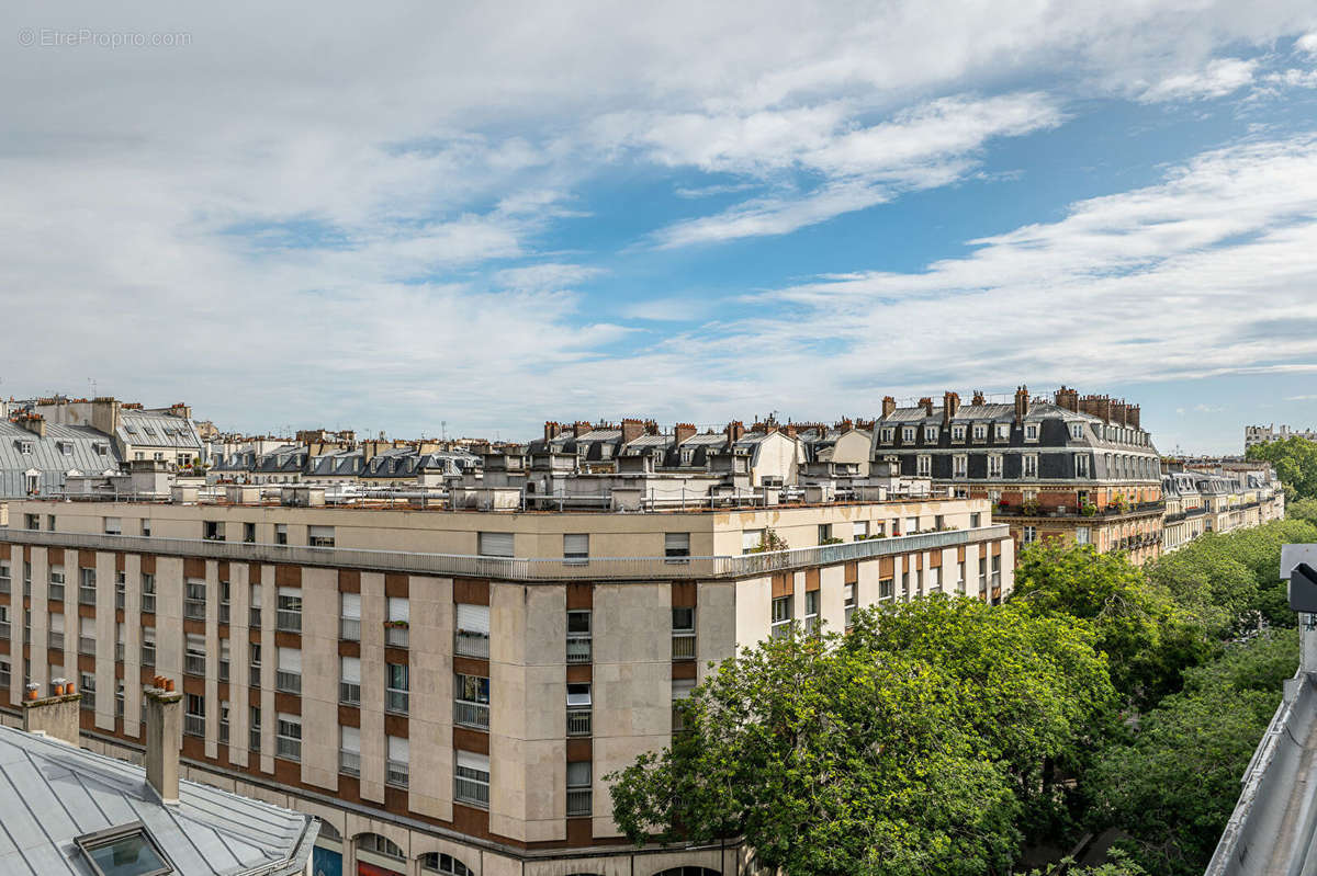 Appartement à PARIS-17E