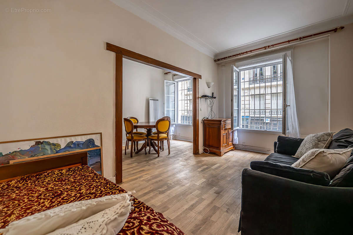 Appartement à PARIS-17E