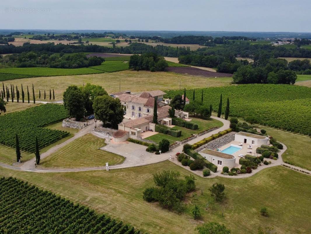 Maison à SAINT-EMILION