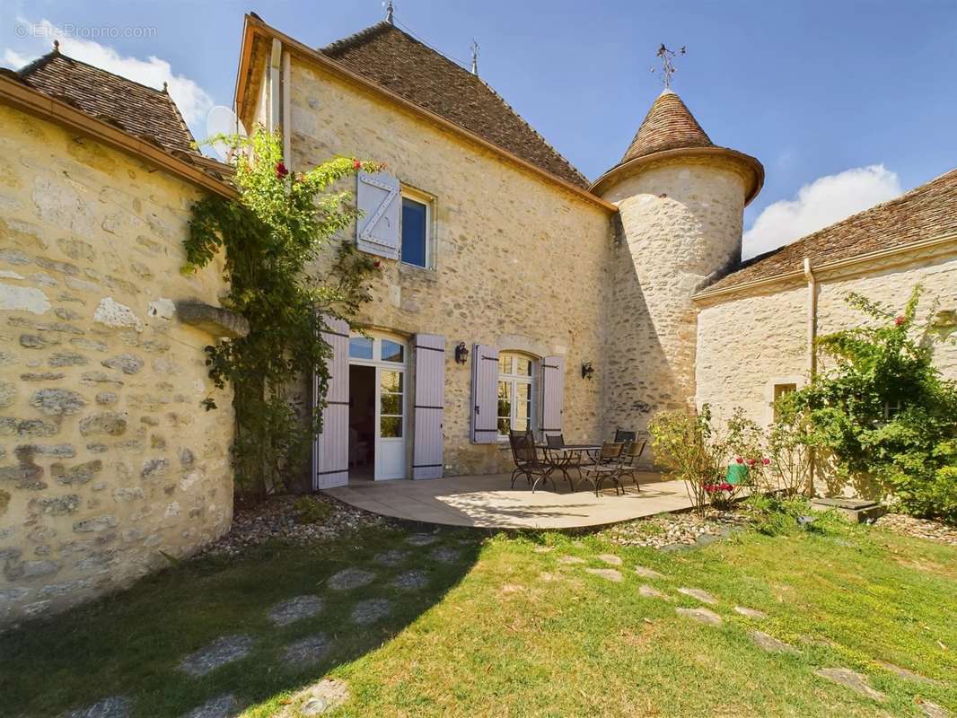 Maison à SAINT-EMILION