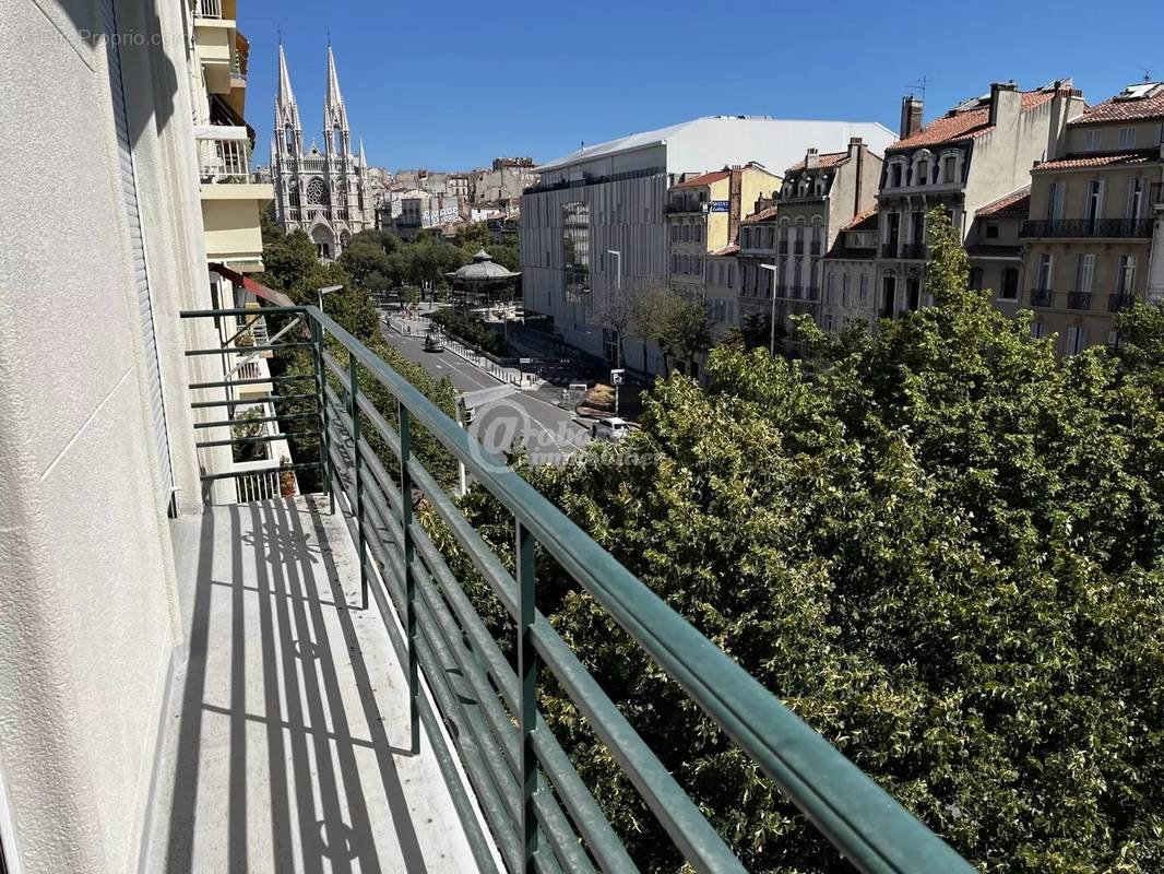 Appartement à MARSEILLE-1E