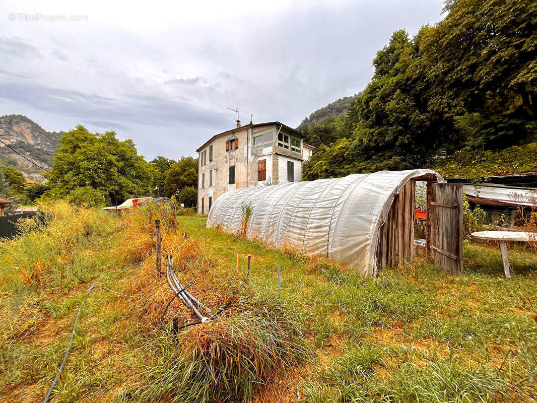 Appartement à ANNOT