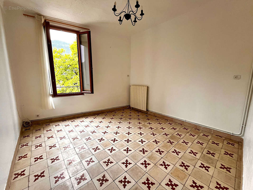 Appartement à ANNOT