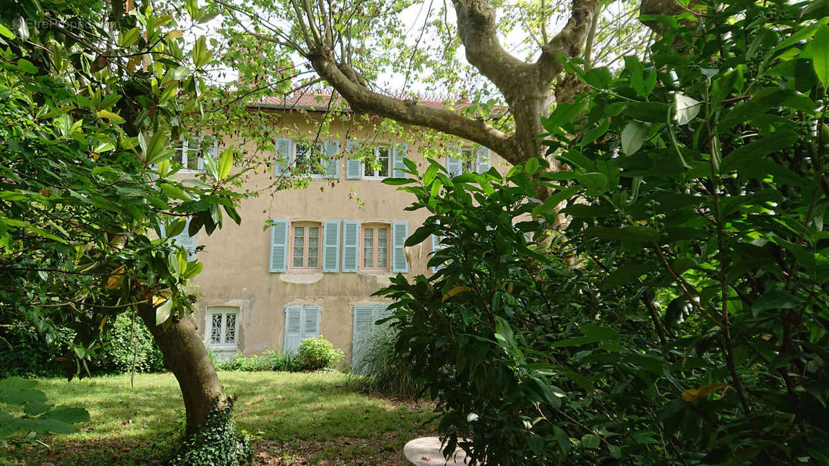 Maison à CHATILLON-SUR-CHALARONNE