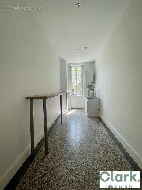 Pièce 4 RdC - Appartement à STRASBOURG