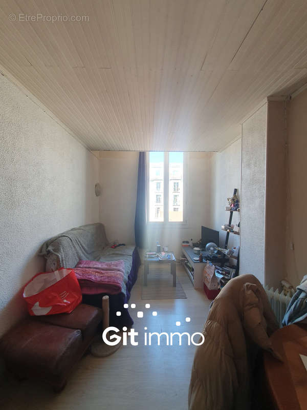 Appartement à MARSEILLE-5E