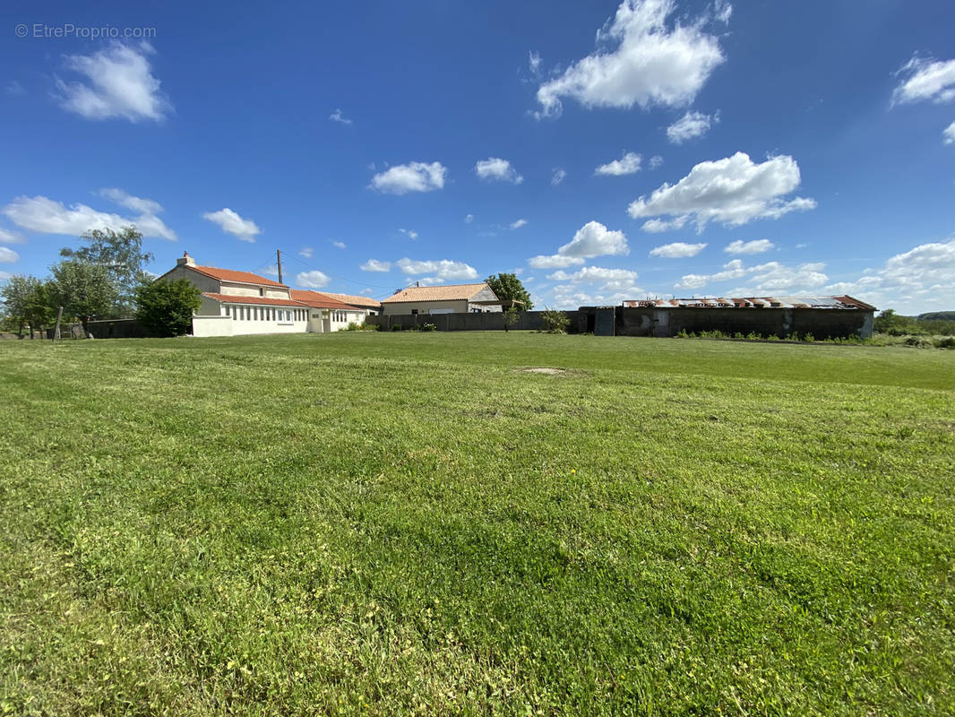 Maison à LE LOROUX-BOTTEREAU