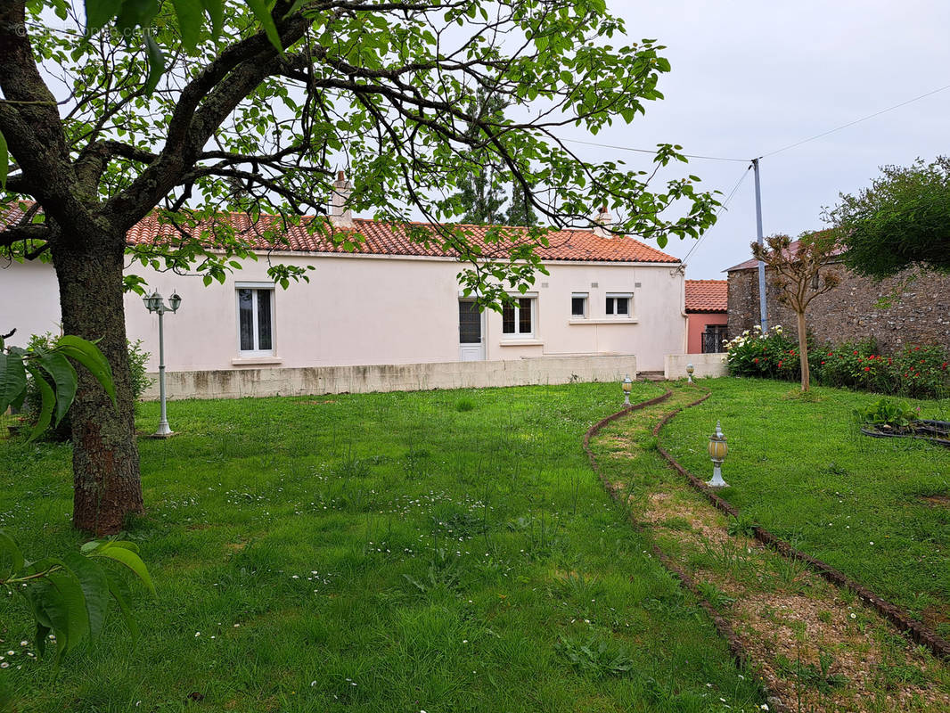 Maison à LE LOROUX-BOTTEREAU