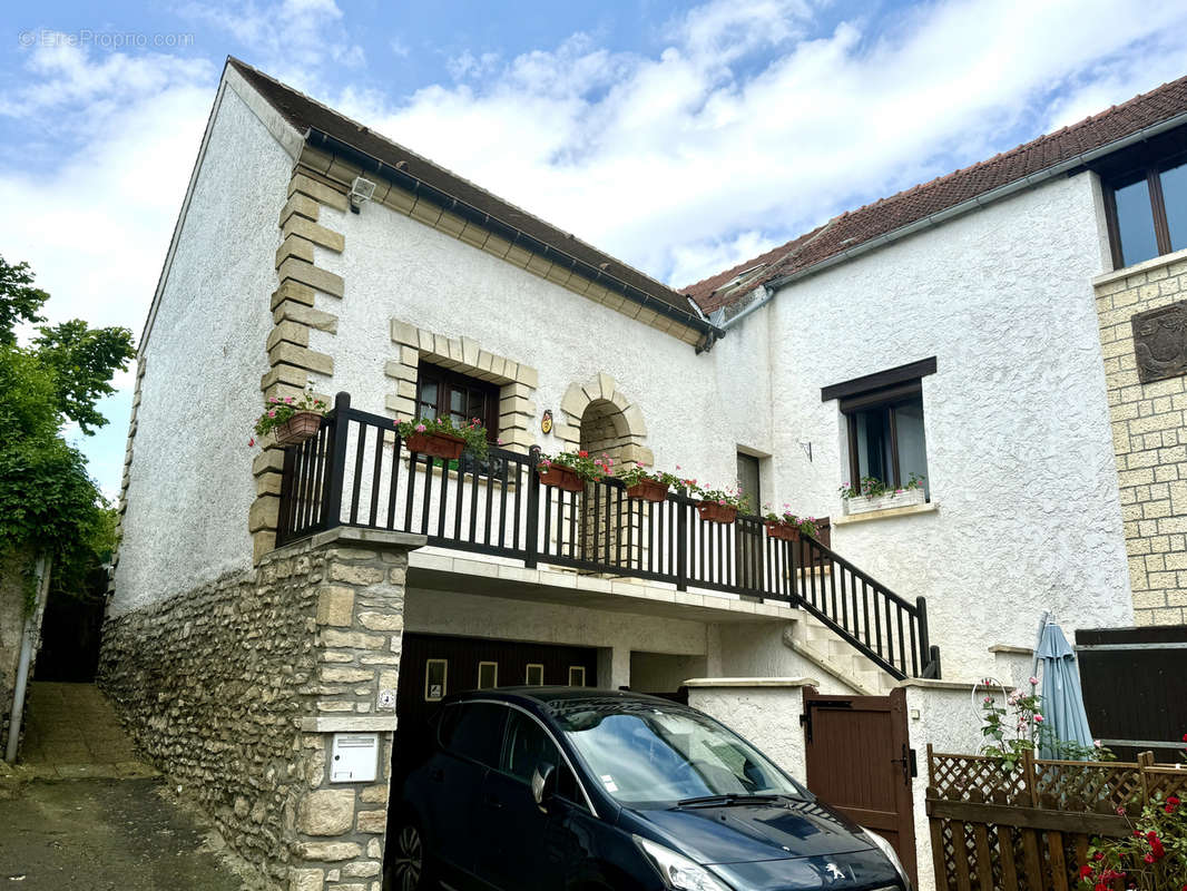 Maison à ISSOU