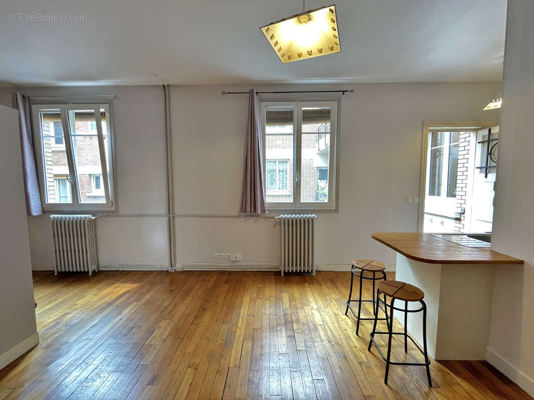 Appartement à PARIS-20E