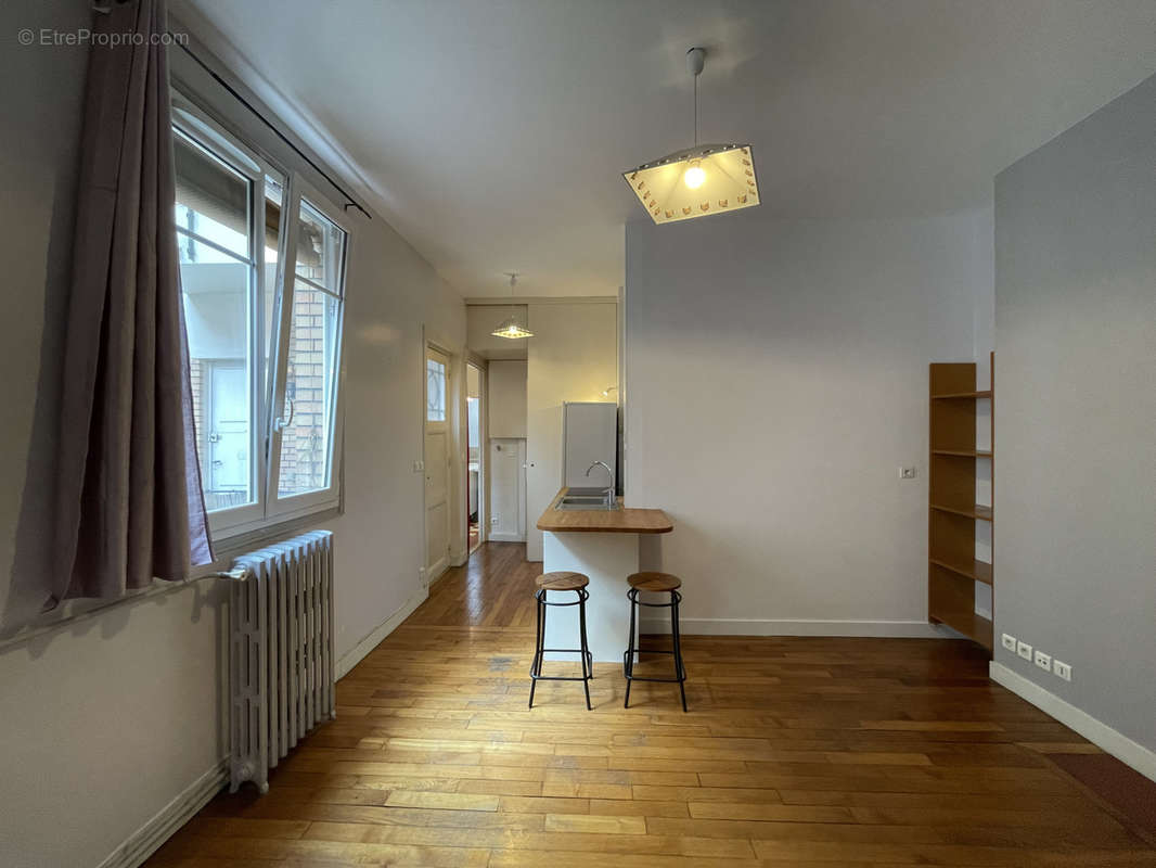 Appartement à PARIS-20E