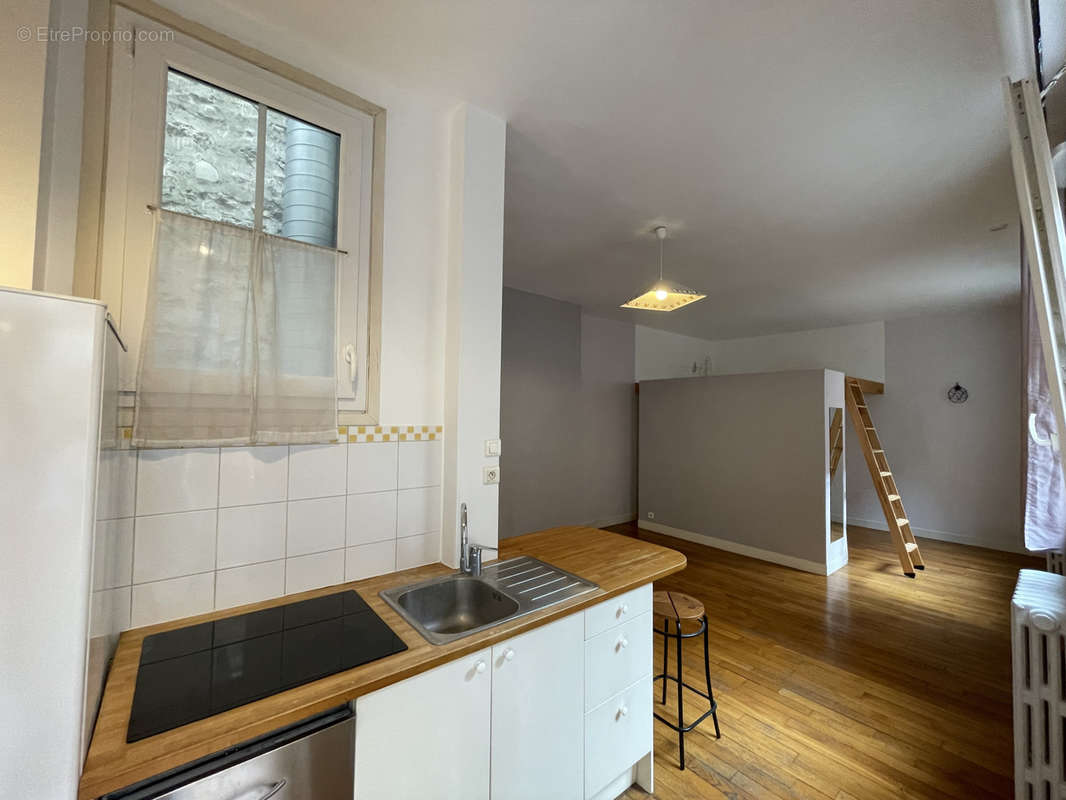 Appartement à PARIS-20E