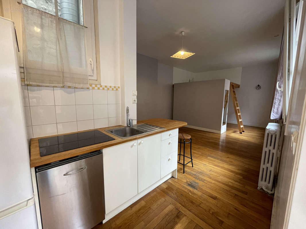 Appartement à PARIS-20E