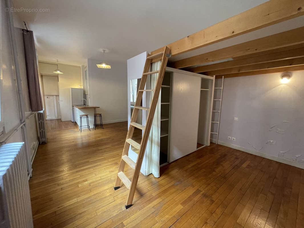 Appartement à PARIS-20E