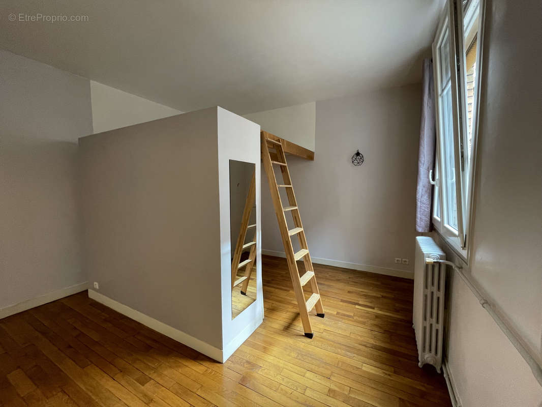 Appartement à PARIS-20E