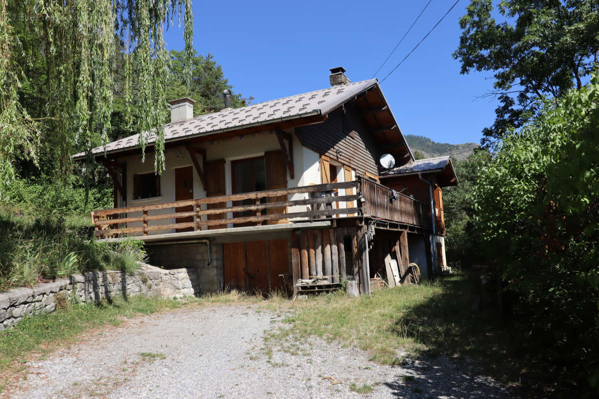 Maison à BEAUVEZER