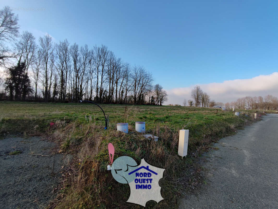 Terrain à MAYENNE