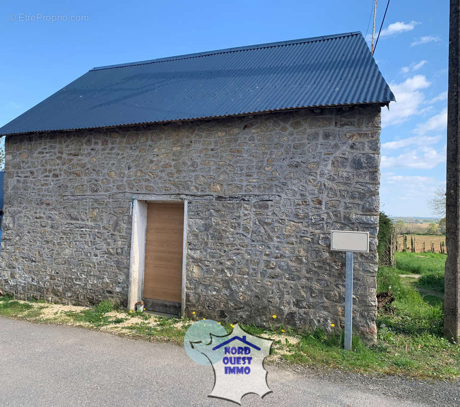 Maison à SAINT-GEORGES-BUTTAVENT