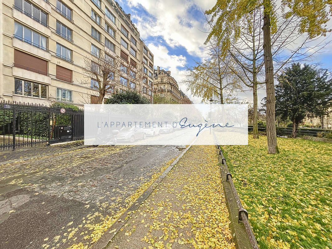 Appartement à PARIS-16E