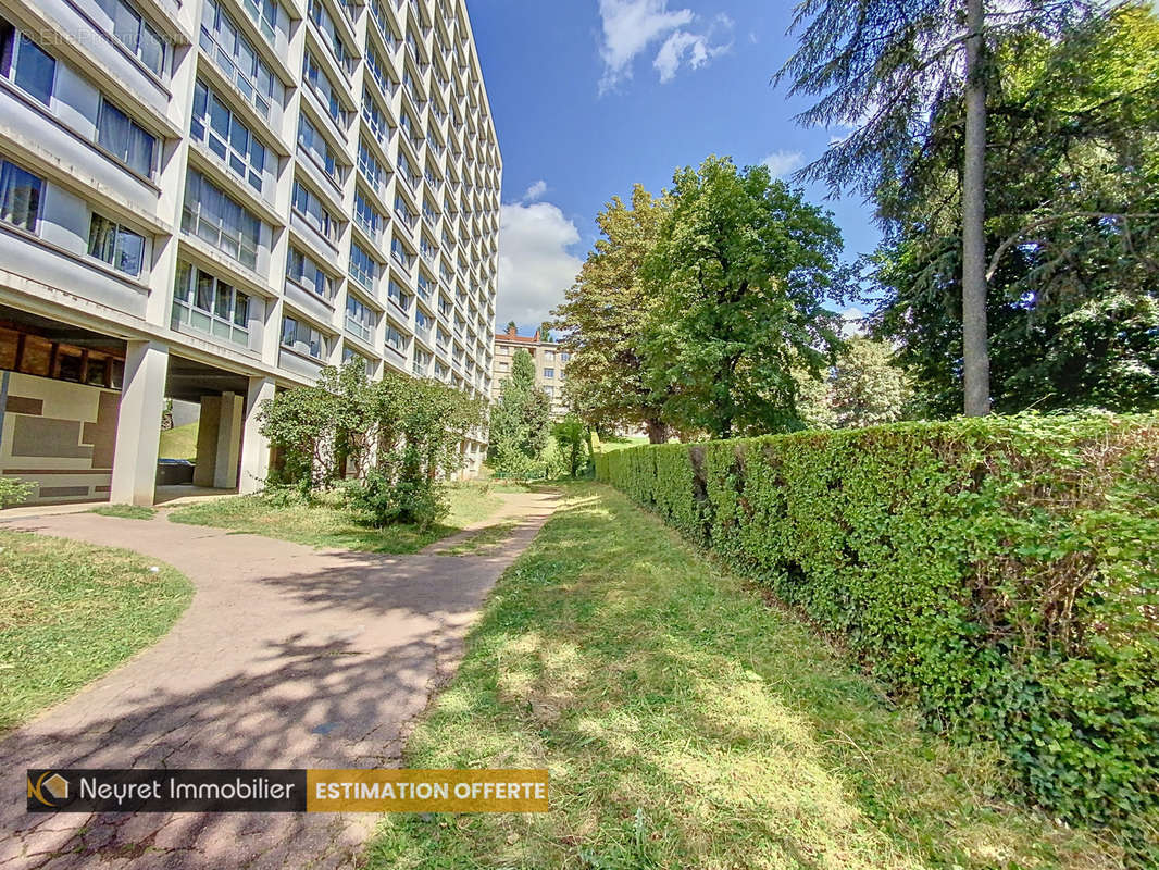 Appartement à SAINT-ETIENNE