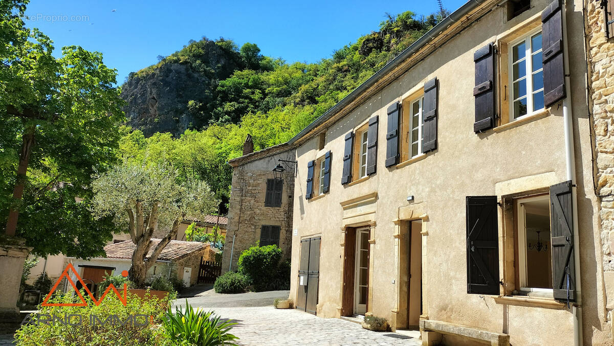 Maison à LARROQUE