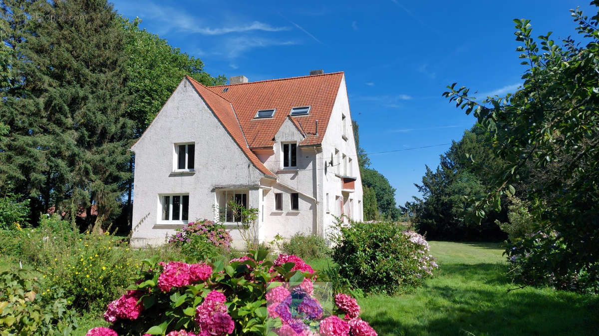 Maison à MOURIEZ