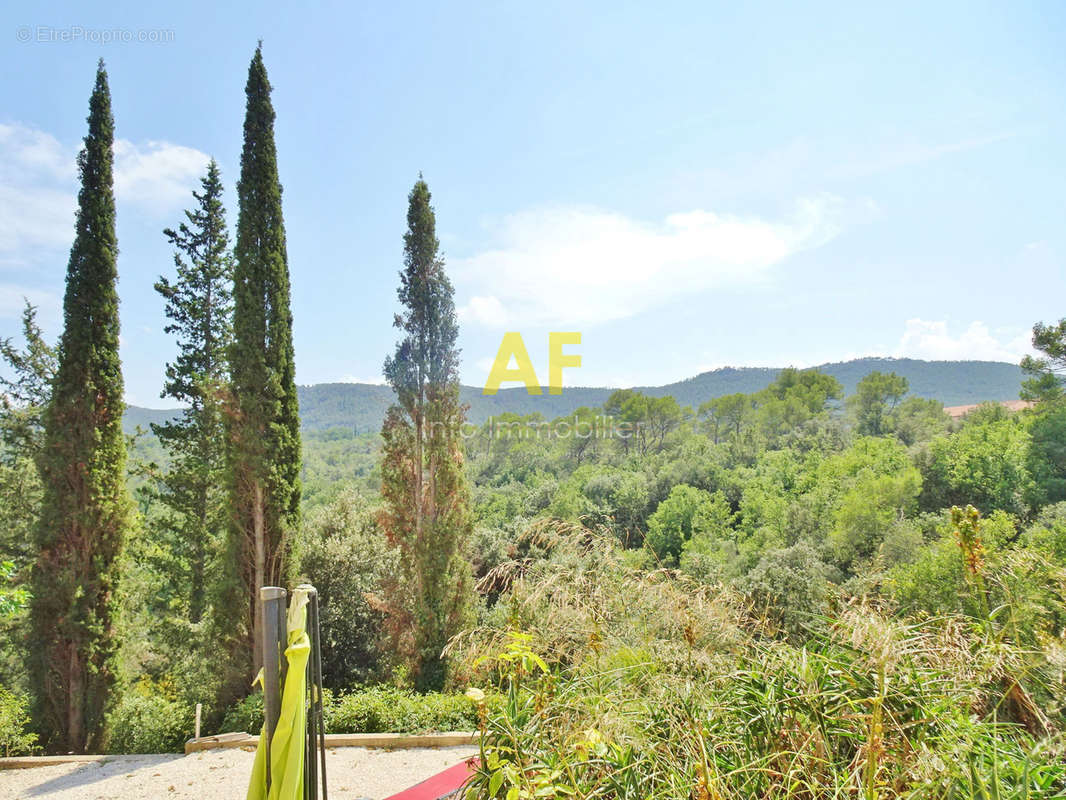 Maison à BAGNOLS-EN-FORET