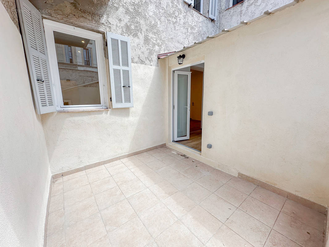 Appartement à MARSEILLE-4E