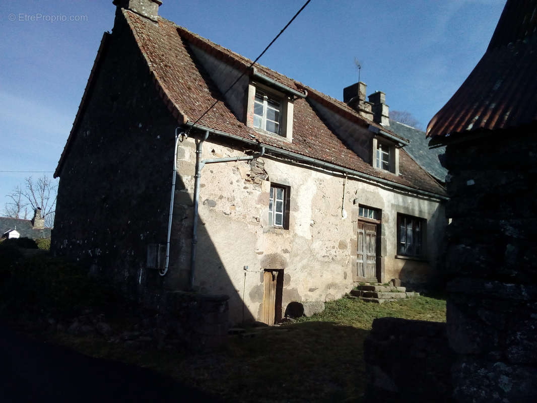 Maison à ANGLARDS-DE-SALERS